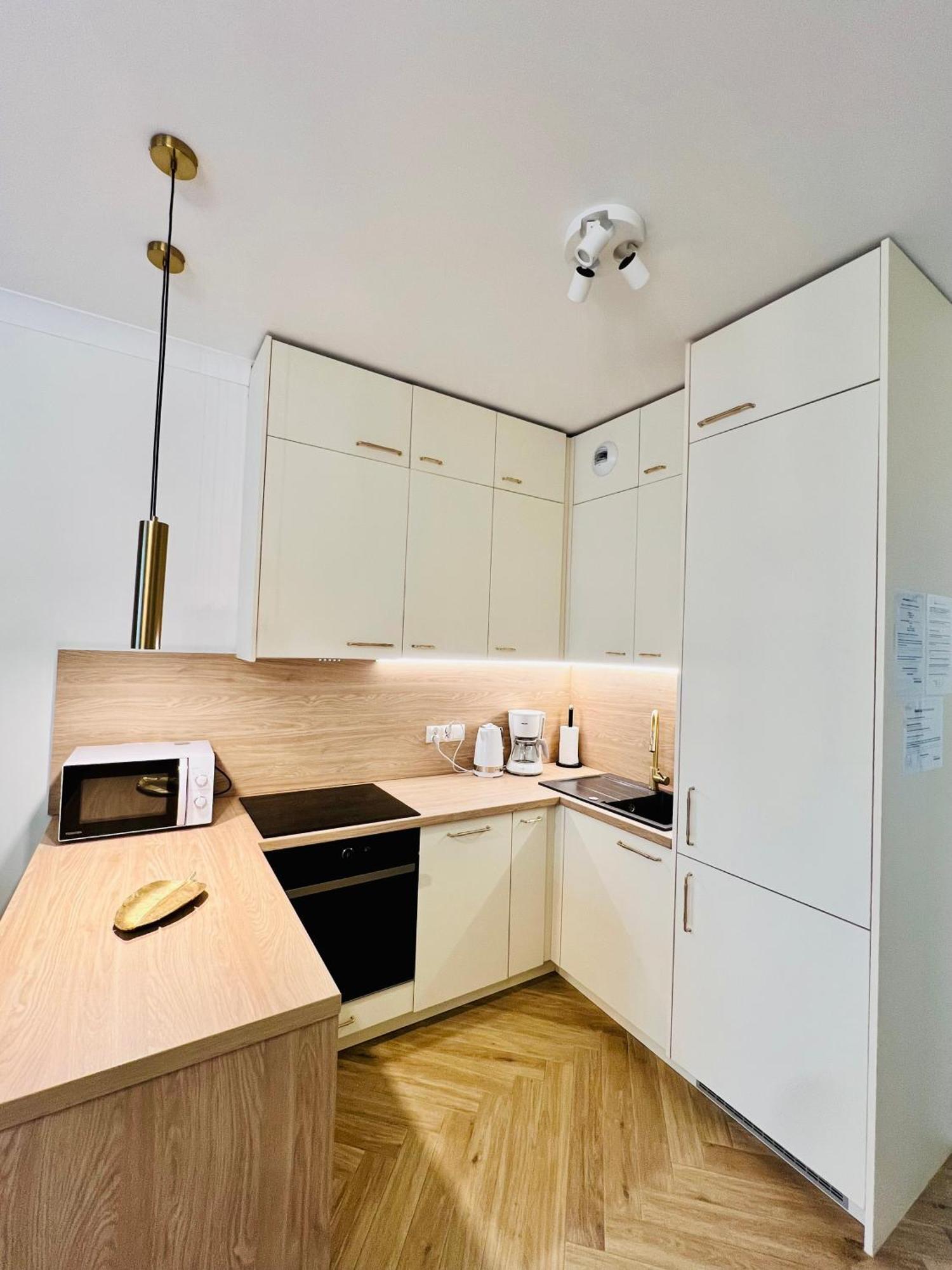 Atrium - Old Town Luxury Apartments - By Upstairs Krakow Dış mekan fotoğraf